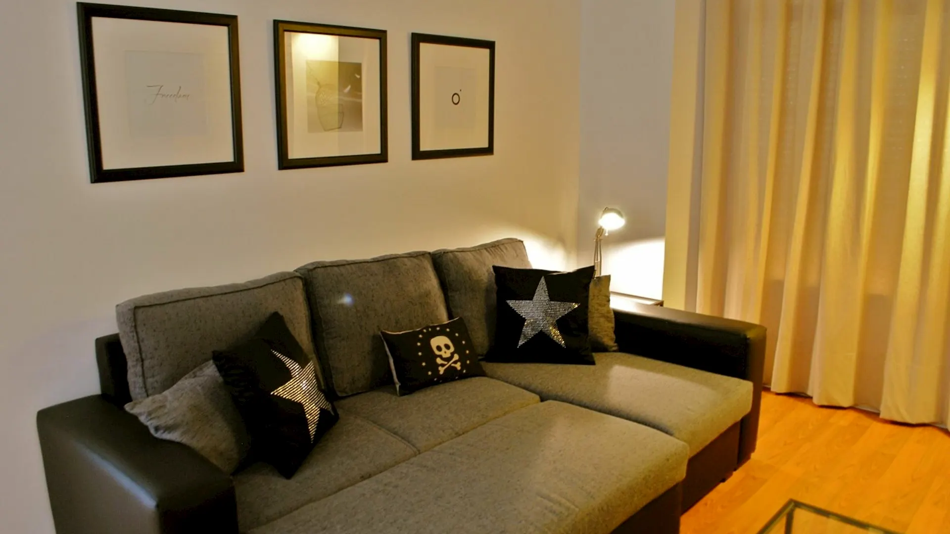 Minimal Rooms مالقة 0*,  إسبانيا