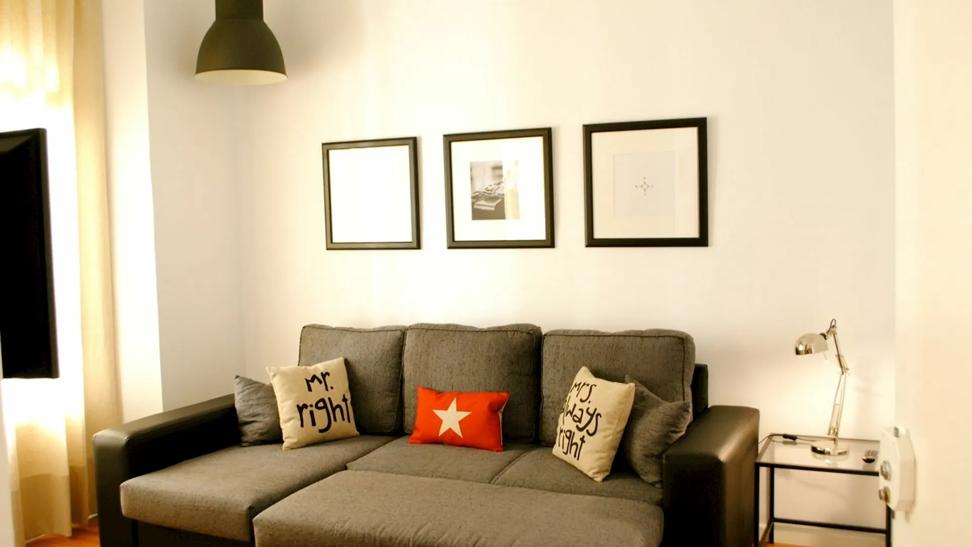 Minimal Rooms مالقة 0*,